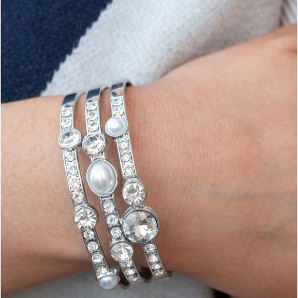 paparazzi Jewelry - Classy Chance - White Bracelet